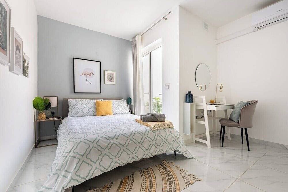 Foto 2 von 22: Charming Penthouse with Terrace by the sea
