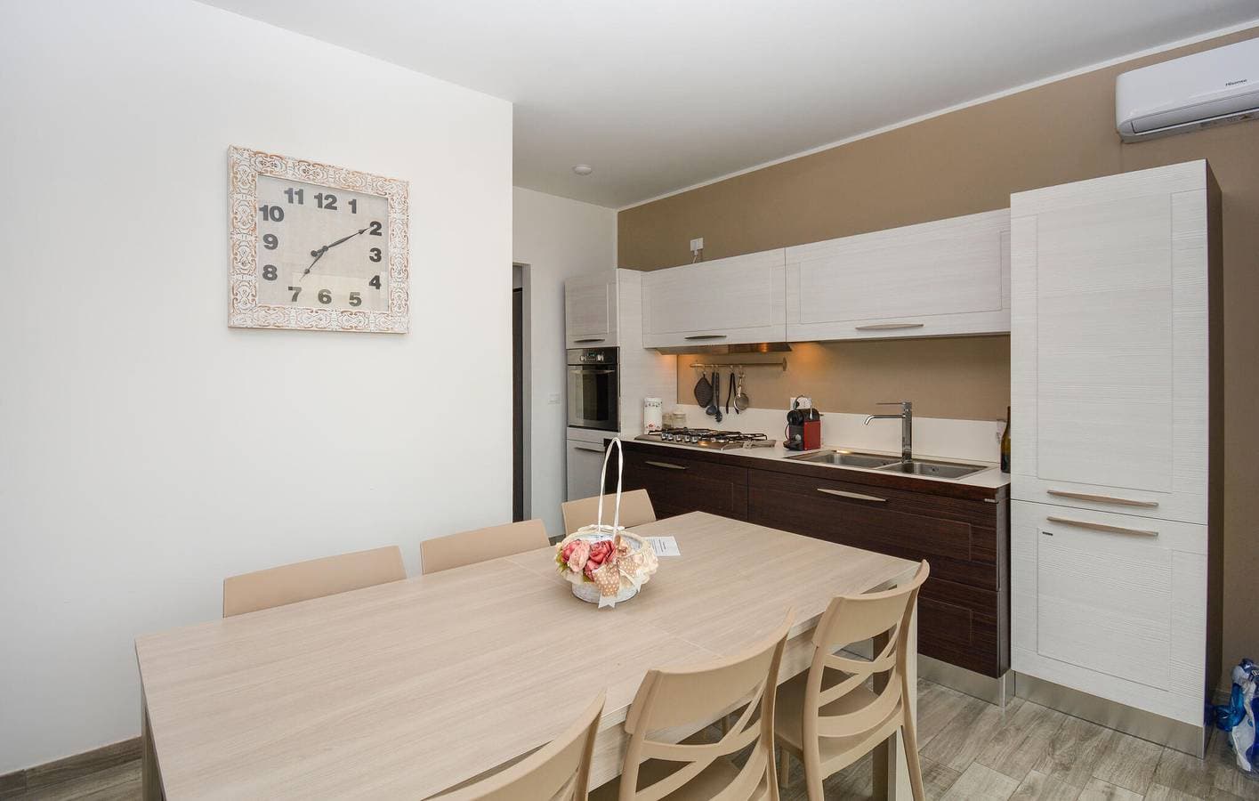 Foto 10 von 36: Apartment mit Meerblick, Pool und Terrasse, 2 km zum Strand