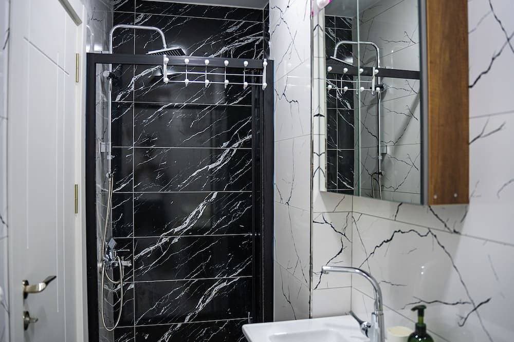 Foto 11 von 25: Spacious 3-bedroom apartment with WiFi, AC in charming Istanbul