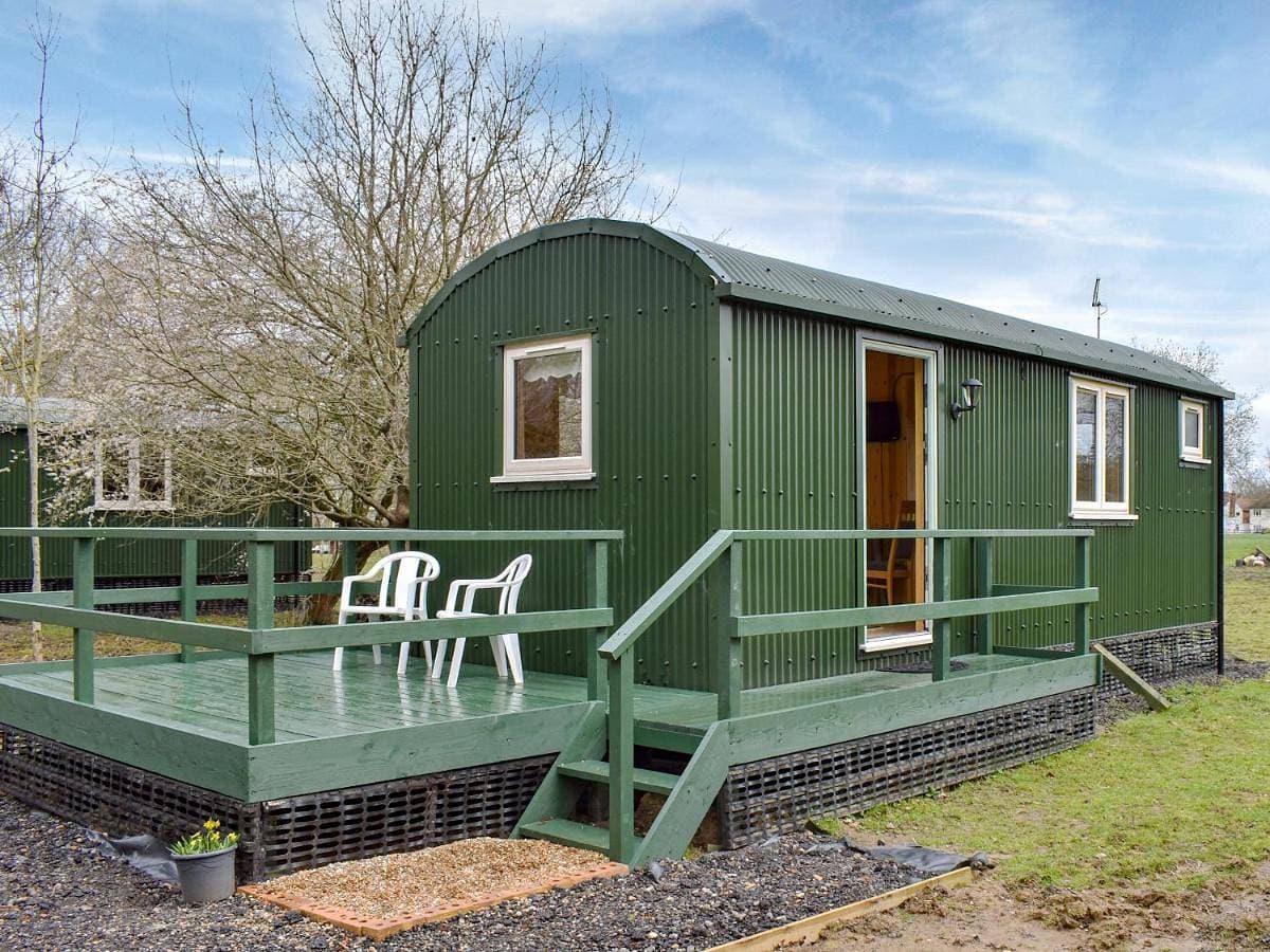 Shepherds Hut 2 At Laddingford - Uk32534 1