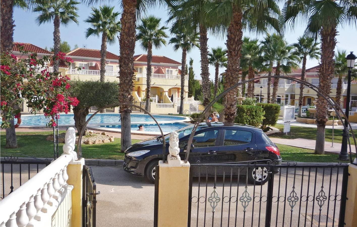 Foto 3 von 29: Rückzugsort am Strand mit Pool und Terrasse
