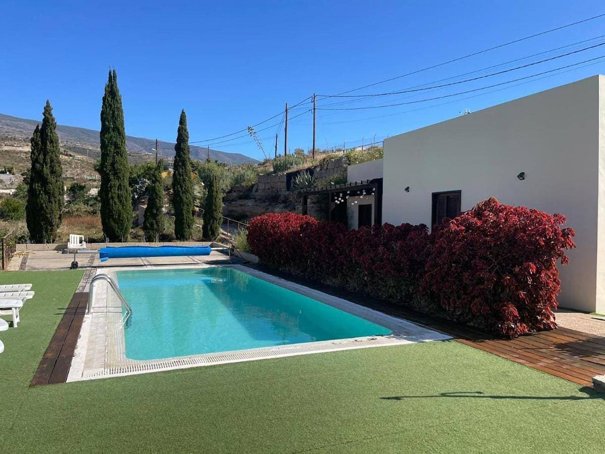 Casa rural con vistas maravillosas en Arico 1