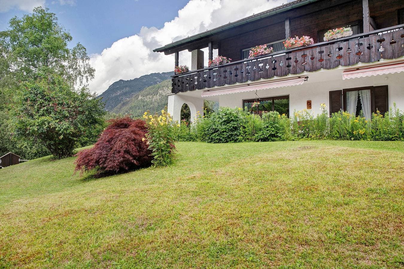 Foto 3 von 30: Einzimmerapartment 'Aschaubichl - Wohnung Anemone' mit Bergblick, Balkon und WLAN