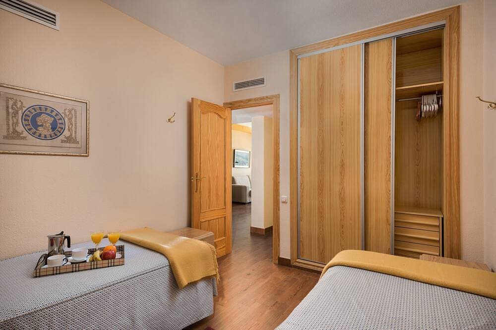 Foto 10 von 28: Komfortable, zeitgemäße und ruhige Wohnung mit Meerblick im Zentrum der Stadt