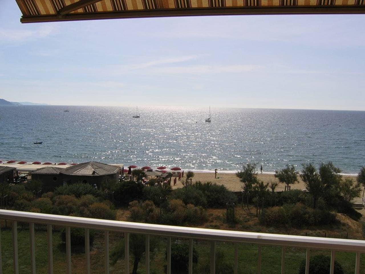 Foto 9 von 12: Studio für 3 mit Klimaanlage und Parkplatz am Strand von Lavandou