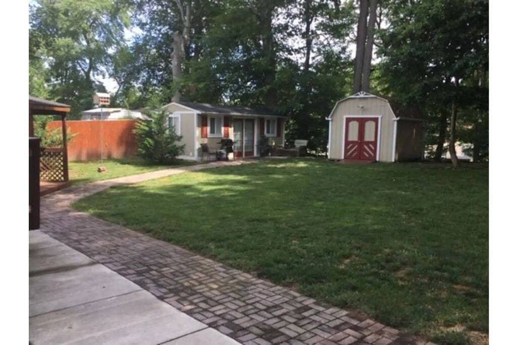 Foto 10 von 15: Private Apt with backyard