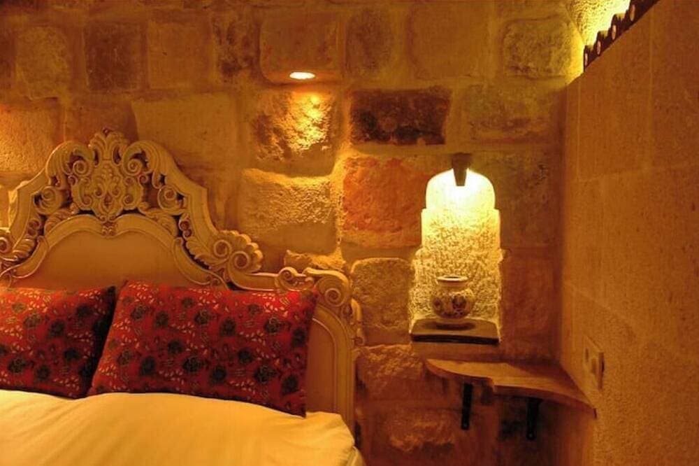 Foto 3 von 25: Anitya Cave House with Turkish Bath – Historic Winery Retreat