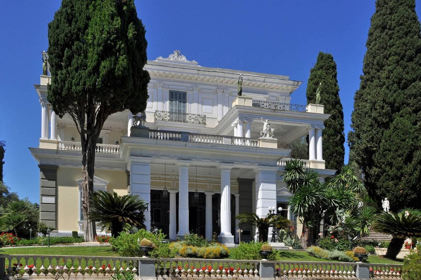 Foto 2 von 49: Superior Corfu Villa | Magical View Of The Ionian Sea | Villa Achillion