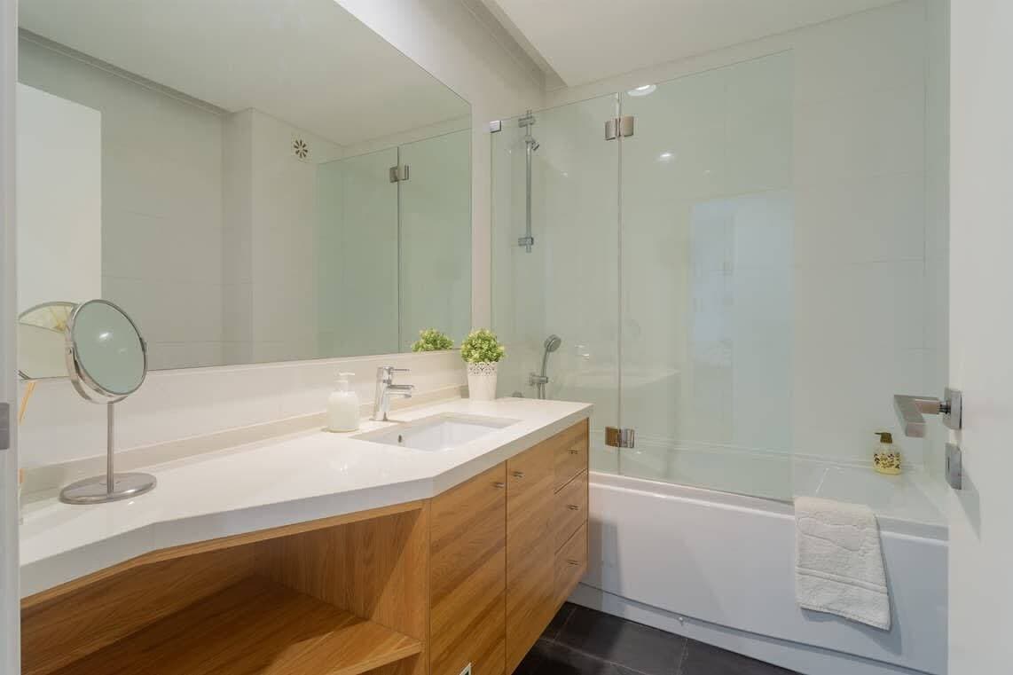 Foto 10 von 45: Spacious Lisbon Haven w/ Lift, Garage & Ev Access
