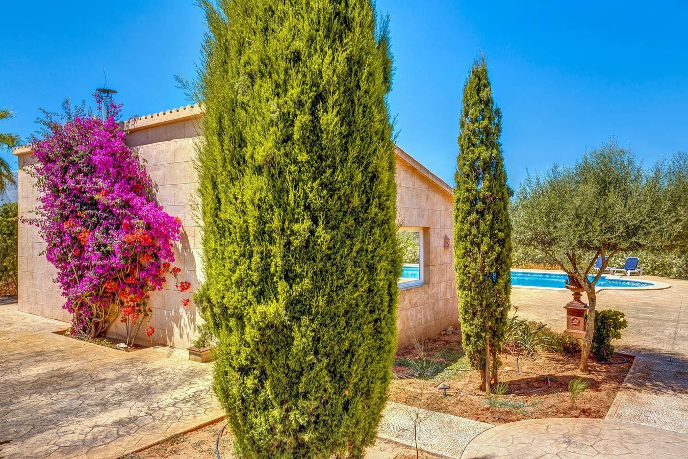 Foto 6 von 30: Traumhaftes Ferienhaus mit Pool, WLAN und Terrasse; Parkplätze vorhanden
