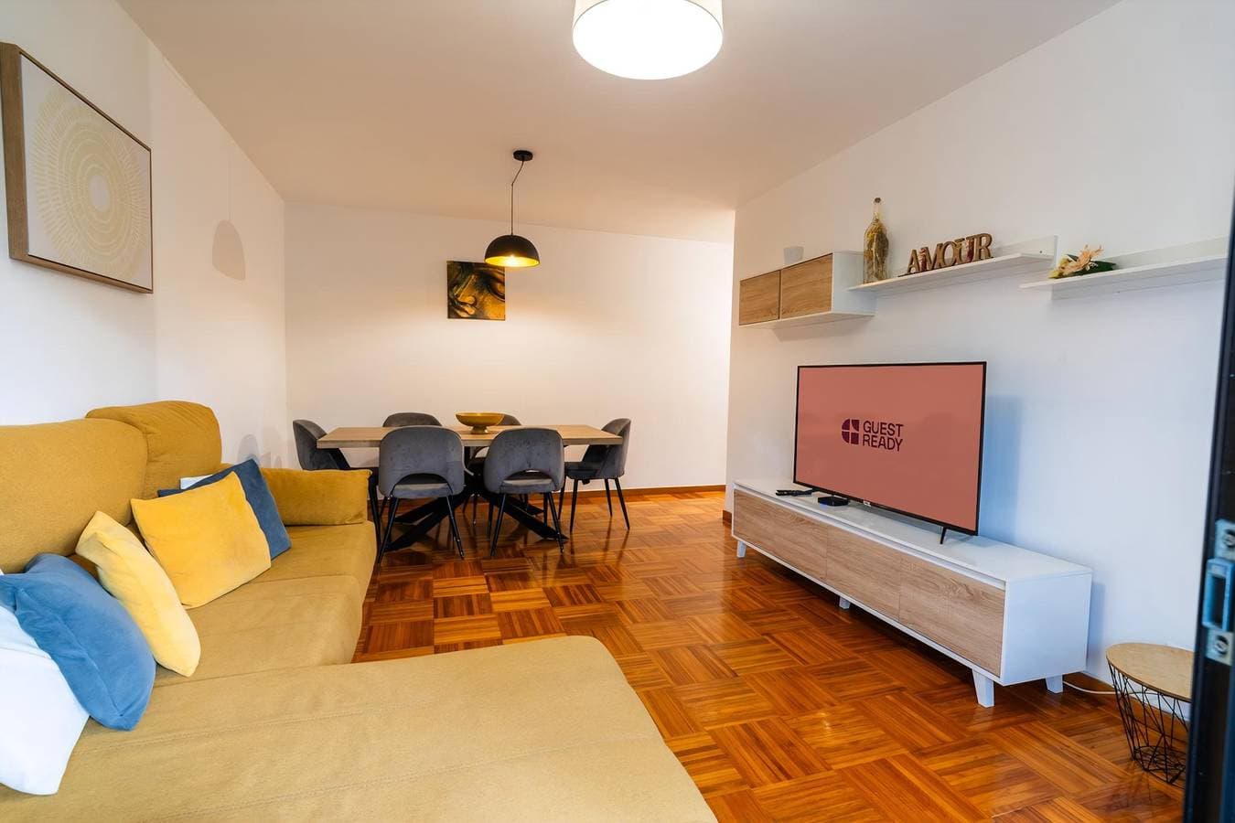 Foto 10 von 34: Ferienwohnung für 4 Personen mit Balkon