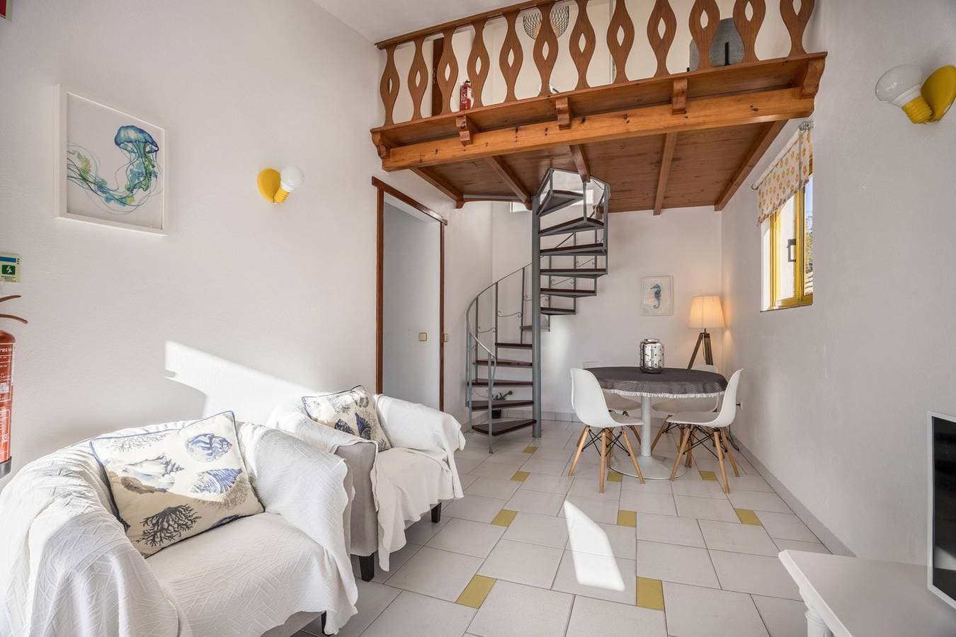 Foto 3 von 20: Ferienwohnung 'Apartamento Amarelo T1' mit Balkon und WLAN