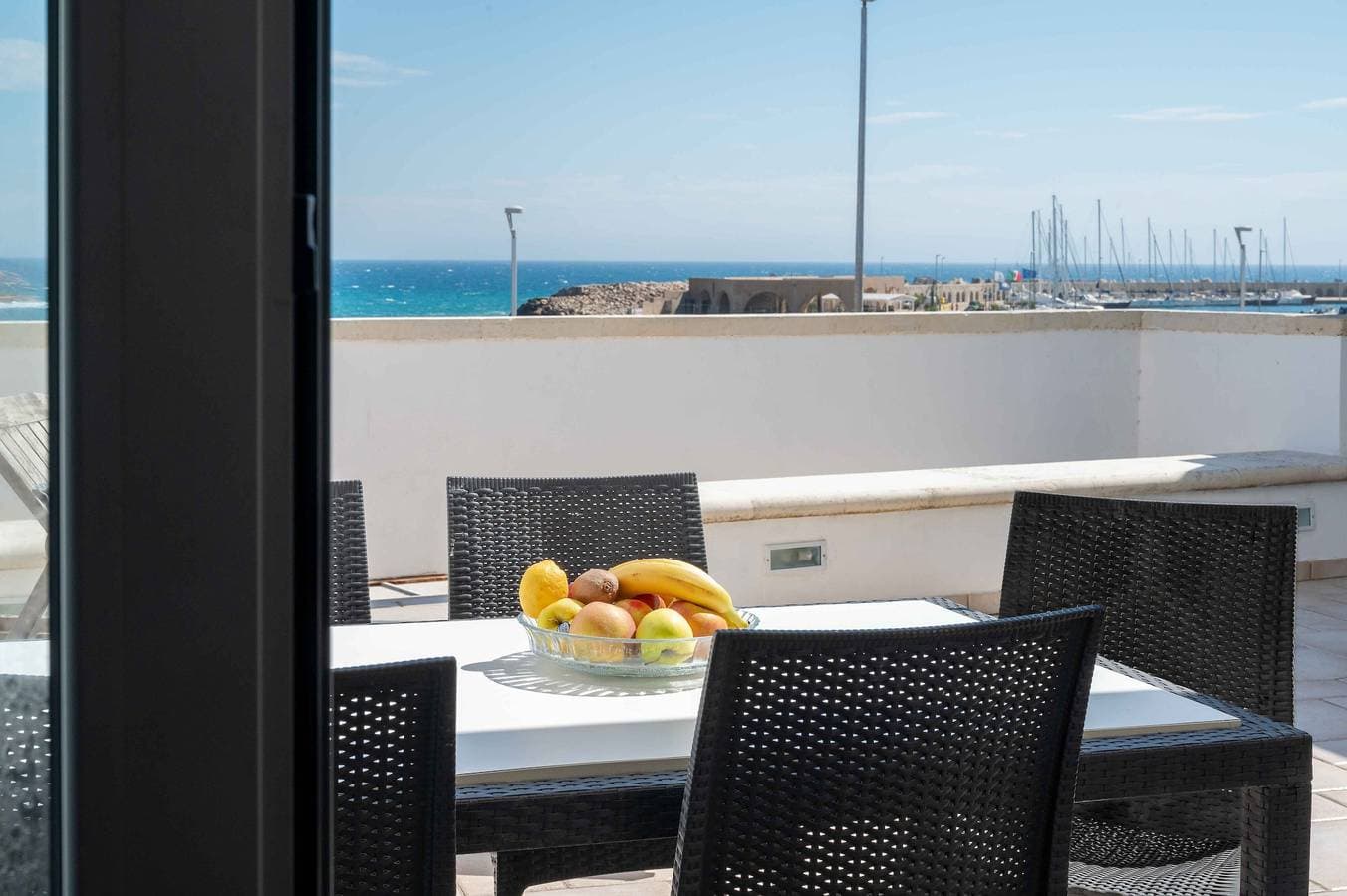 Foto 13 von 31: Apartment 'Terrazza Sul Mare' mit Meerblick, privater Terrasse und Klimaanlage