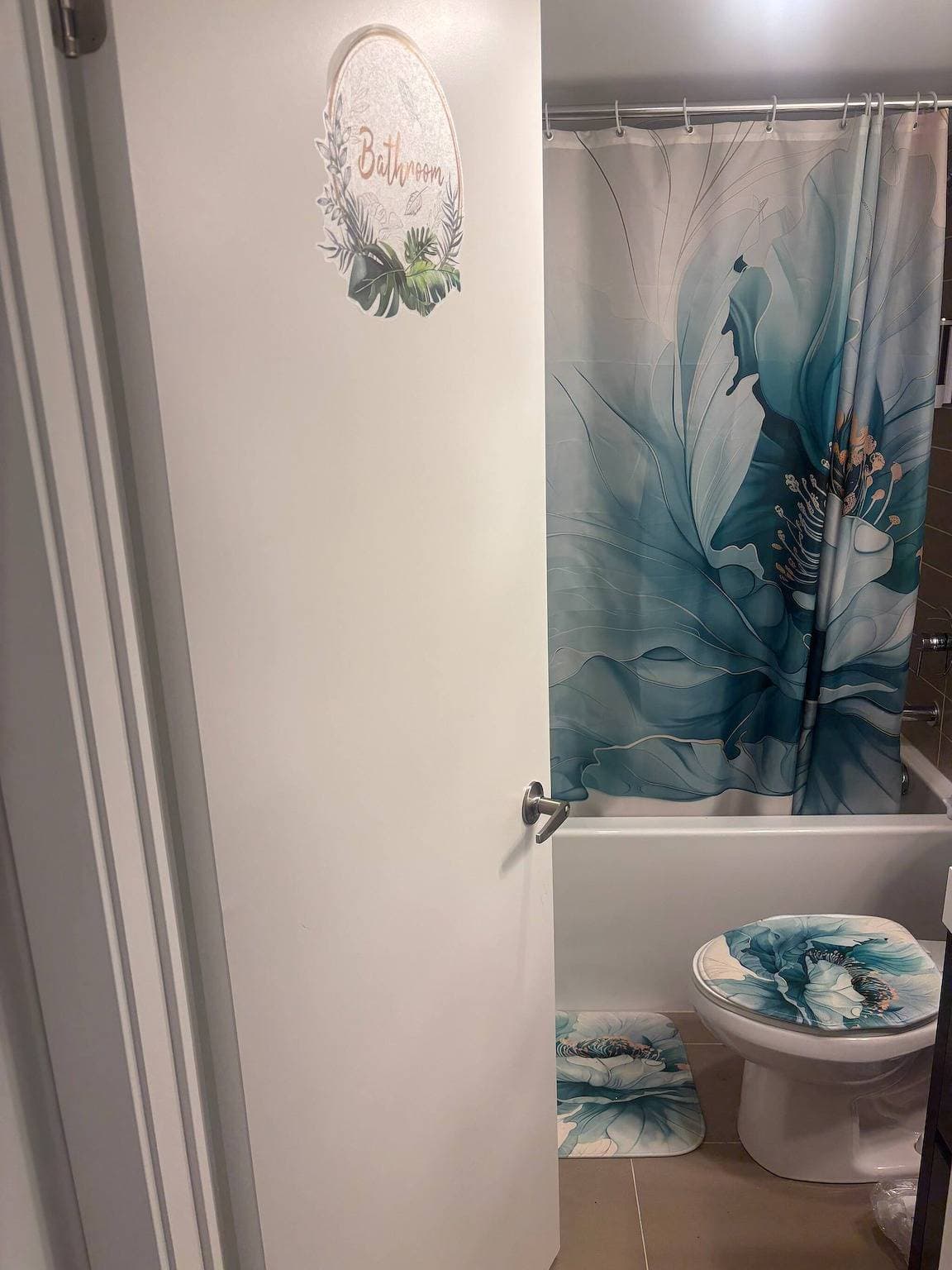 Gemütliche Kellersuite mit 1 Br in einem der besten Viertel Torontos 1