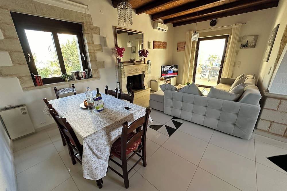 Foto 10 von 30: Exklusive Villa mit herrlichem Blick auf das Meer und die weißen Berge und Internetzugang