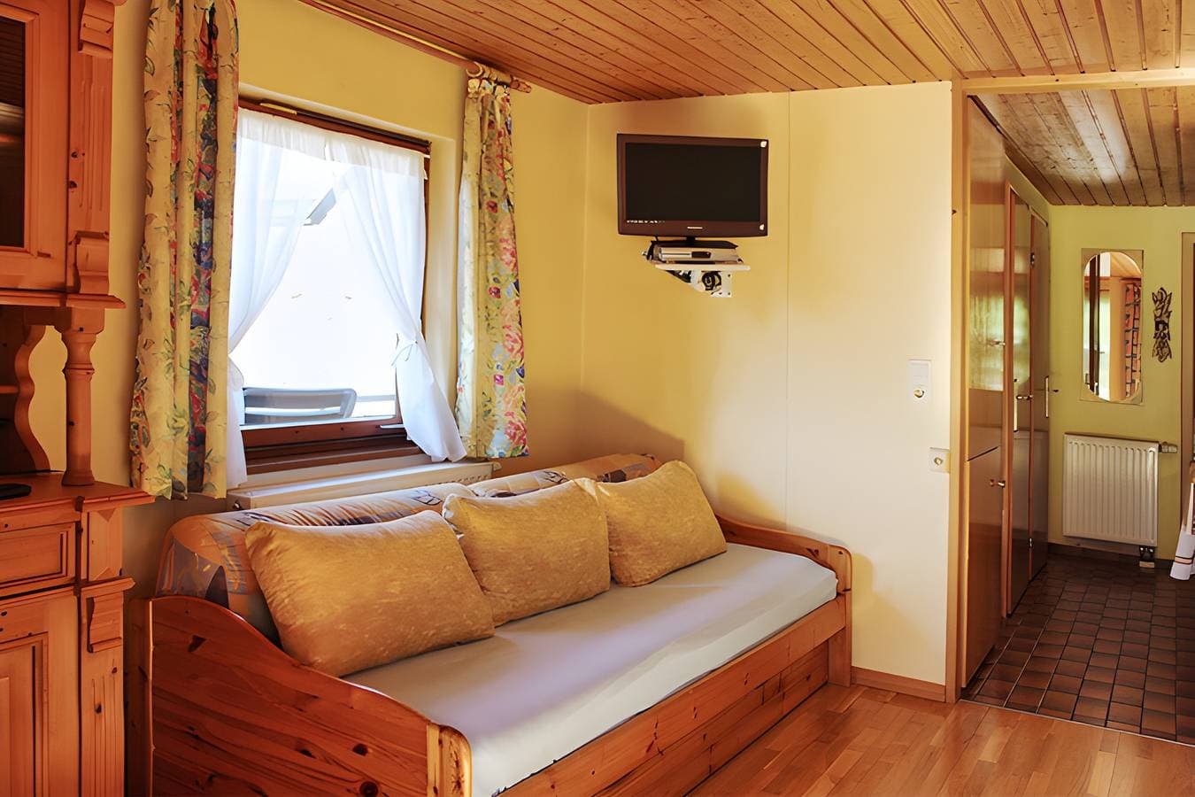 Foto 5 von 11: Kleines Ferienhäuschen Tempel