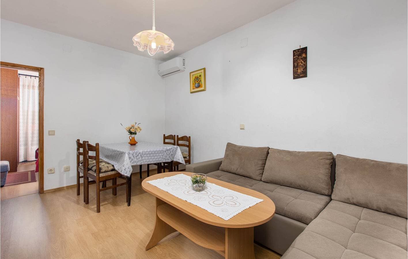 Foto 5 von 18: Gemütliche Ferienwohnung: 800 m zum Strand, WLAN, Klimaanlage, Terrasse und Parkplatz