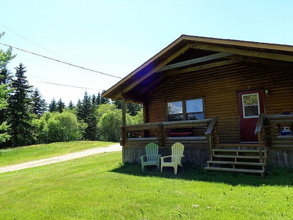 Foto 10 von 34: Cajun Cedar Log Cottages 1 Zim. - Kap-Breton-Einheit 3