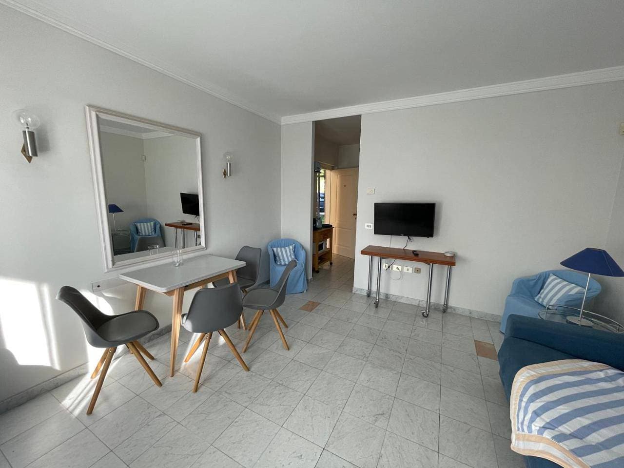 Foto 13 von 20: Apartment with Lake View