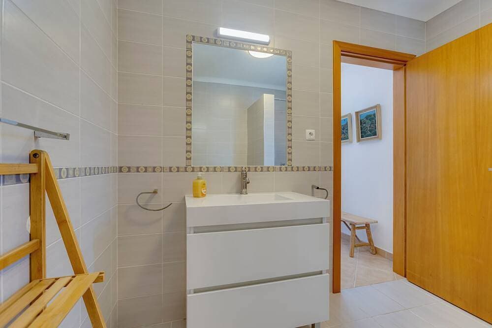 Foto 12 von 30: Rustic Chic Villa with solar heated Pool five minutes from the beach!