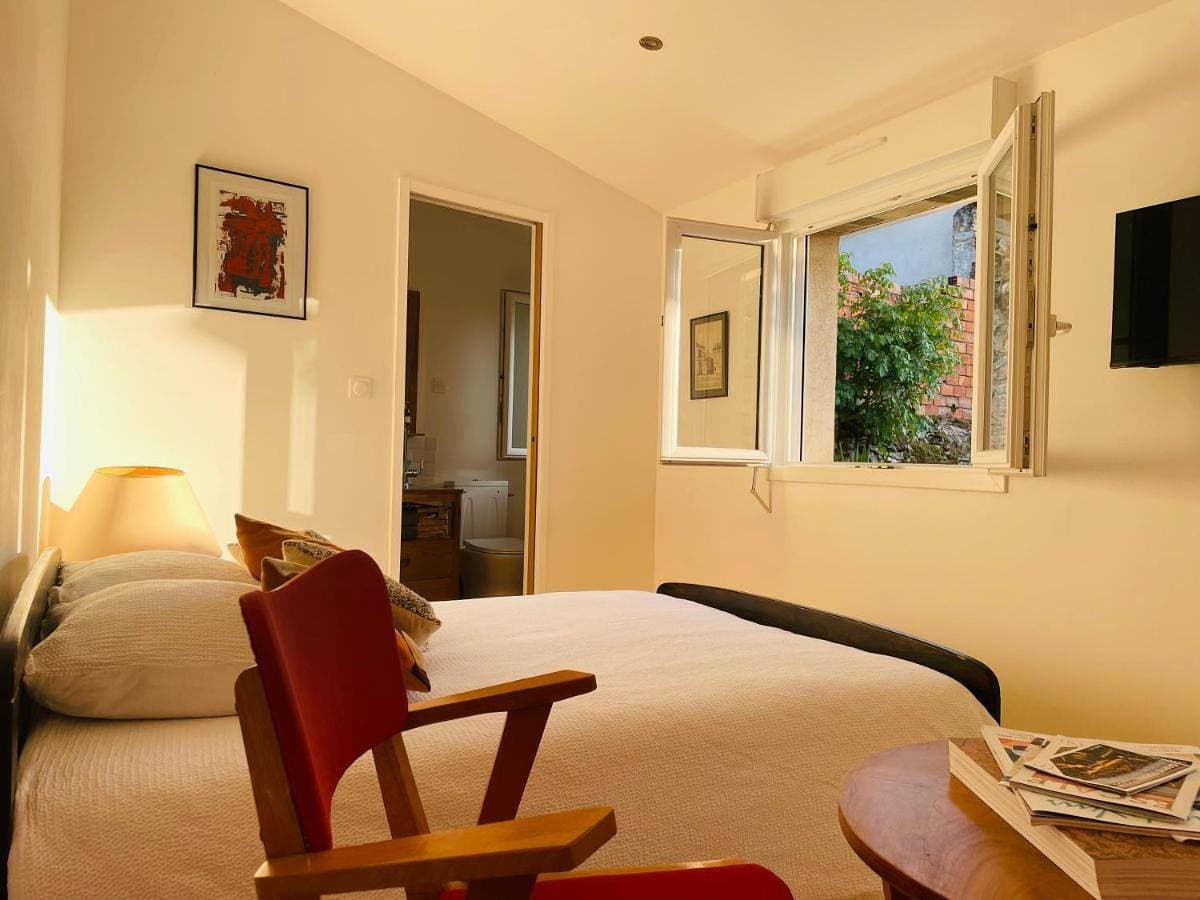 Chambre cosy dans le Centre de Blaye - clim & WiFi 1