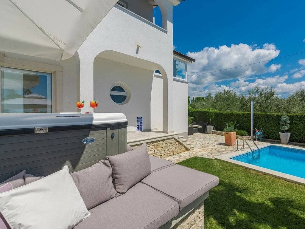 Foto 11 von 28: Villa in Sveti Lovrec mit Schwimmbecken