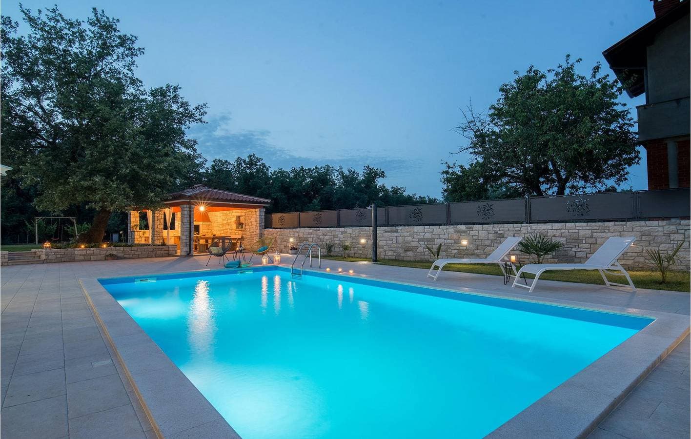 Foto 5 von 32: Geräumige 2-Zimmer-Wohnung mit Pool, WLAN und Parkplatz