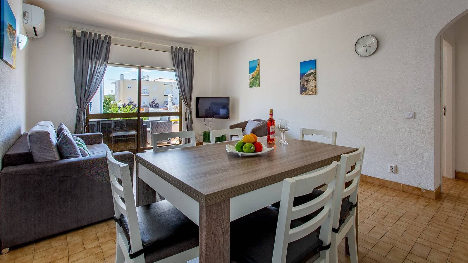 Foto 8 von 32: Ferienwohnung für 6 Personen mit Balkon
