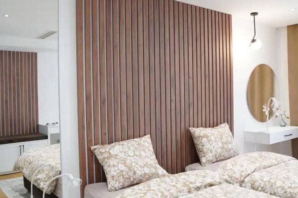Foto 5 von 19: Modern, Bright Beachfront Flat in Rafailovici