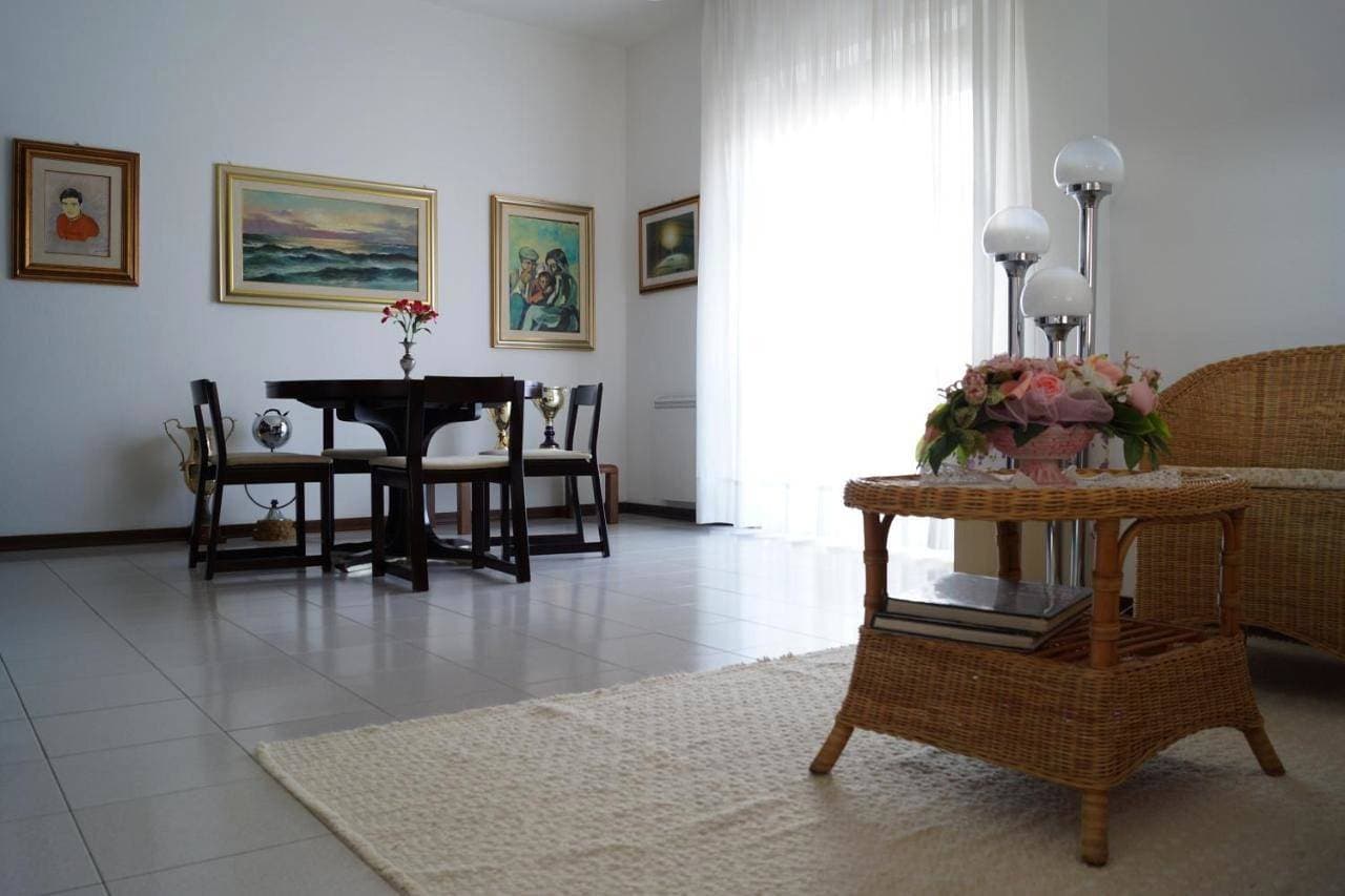 Foto 5 von 5: Double Room with Balcony (2 Adults + 1 Child)