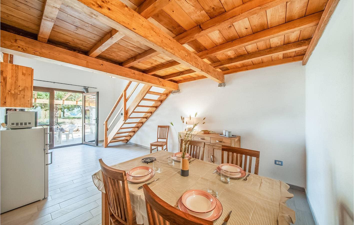 Foto 5 von 22: Appartement mit Pool in der Nähe des Li Junchi Beach