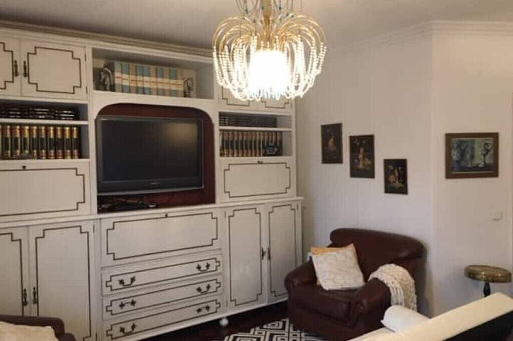 Foto 13 von 30: Myhomereservation: chic vintage villa with terrace and barbecue