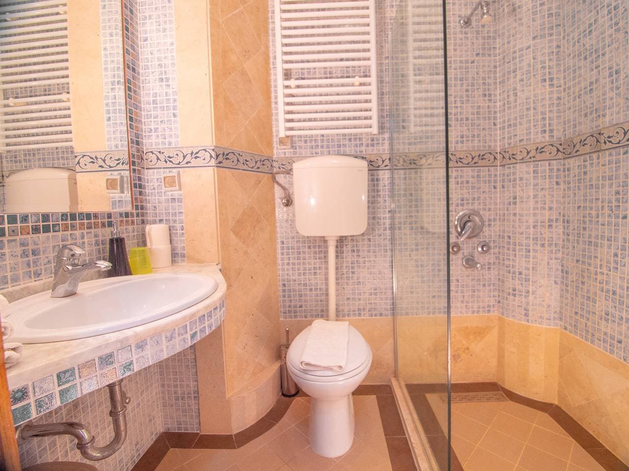 Foto 4 von 12: Zimmer Balkon Meerseite n1