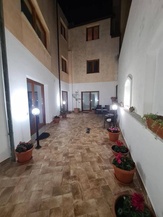 Foto 5 von 9: Double Room with Private Bathroom