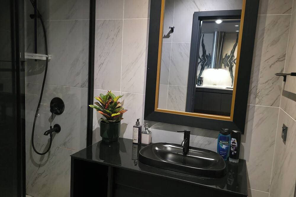 Foto 9 von 30: Cozy 1-bedroom hotel suite in terrific İstanbul with AC and gym