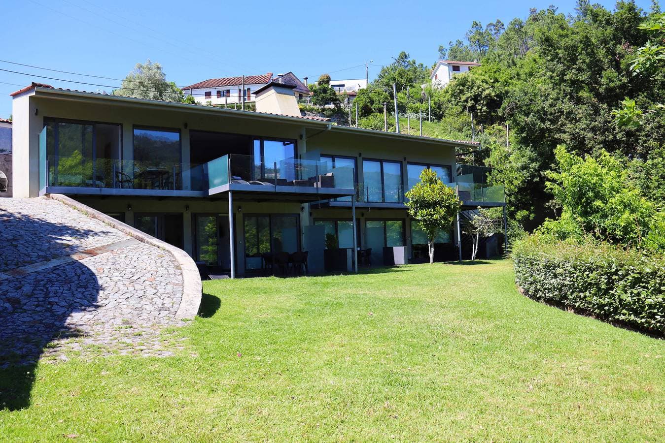 Foto 2 von 21: Apartamento Javali - Casas Barca do Rio - Gerês