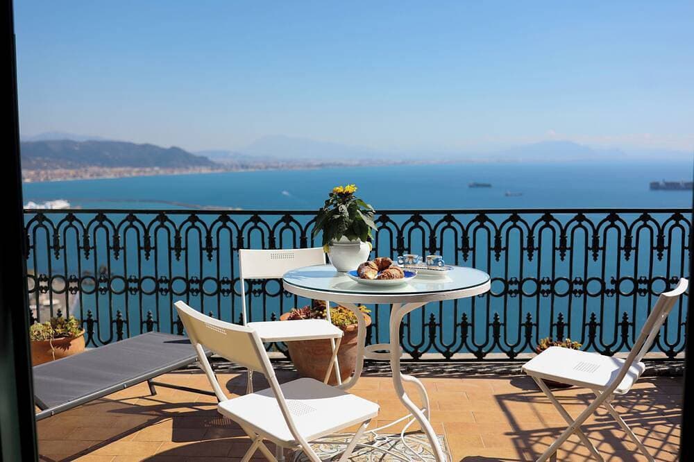 Room (Albori)_Your Terrace on the Coast_. 1