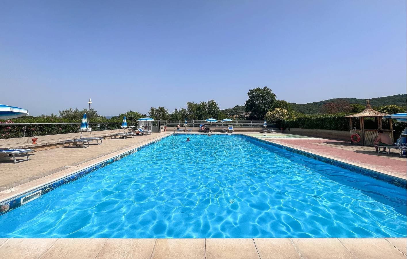 Foto 12 von 36: Moderne Wohnung mit Pool und Garten, Magione 2km