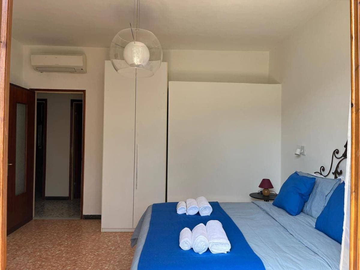 Foto 3 von 33: Two-Bedroom Apartment with Terrace and Sea View