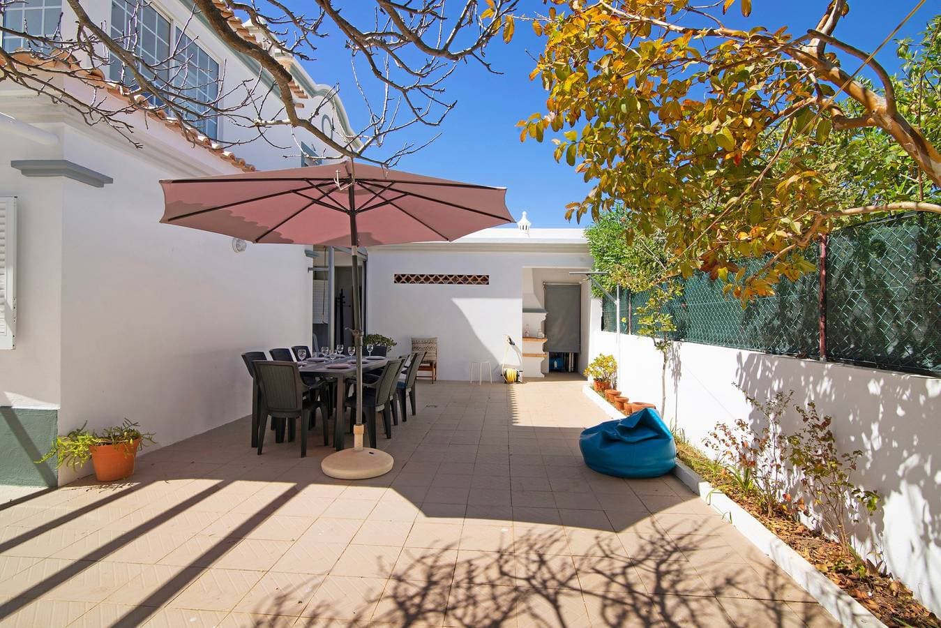 Foto 3 von 29: 'Villa Galé' mit Terrasse, Garten und WLAN