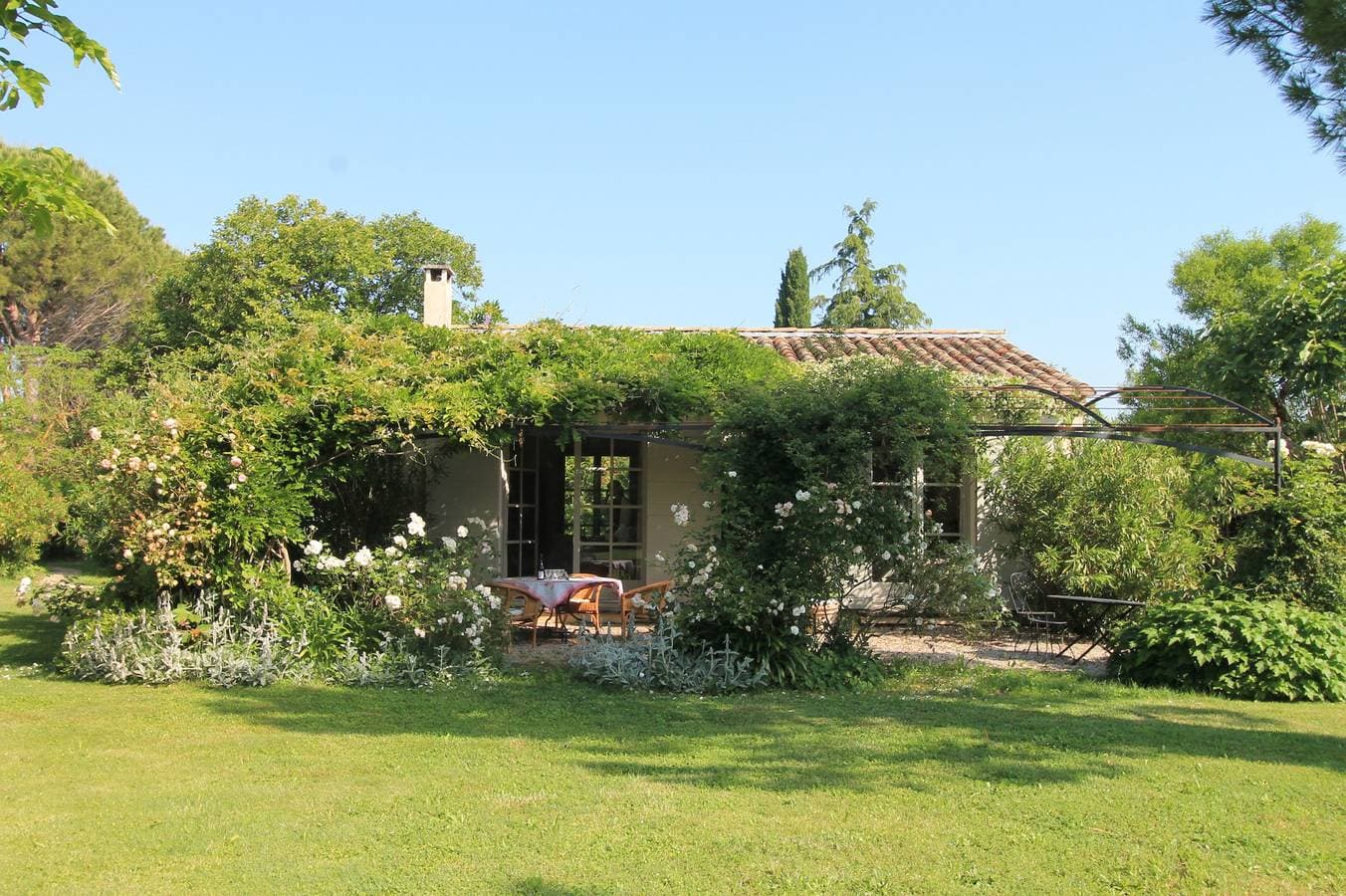 Le petit oiseau (2p) with pool in Chateaurenard 1