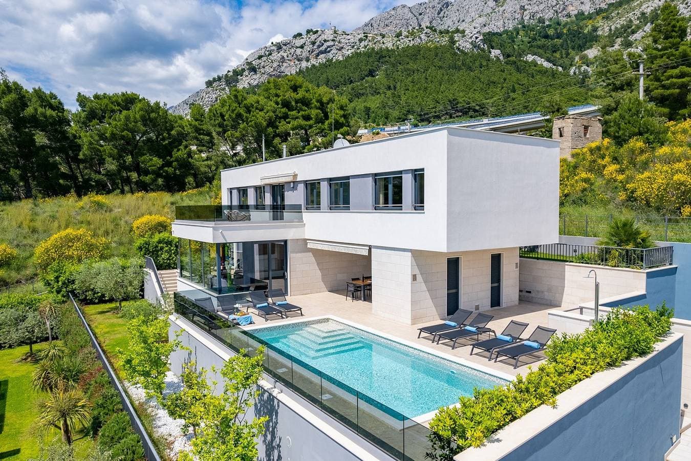 Foto 2 von 50: Neu! Luxus, direkt am Meer Villa Ivan mit beheiztem Pool nur 100 m vom Strand
