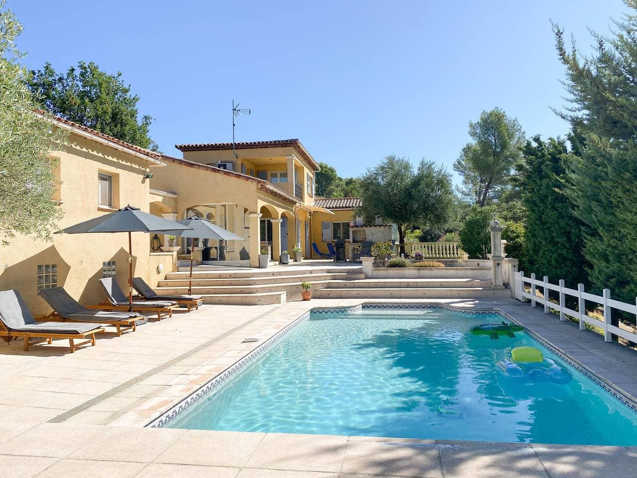 Foto 3 von 31: Schöne Villa mit Privatpool und dorfnah gelegen