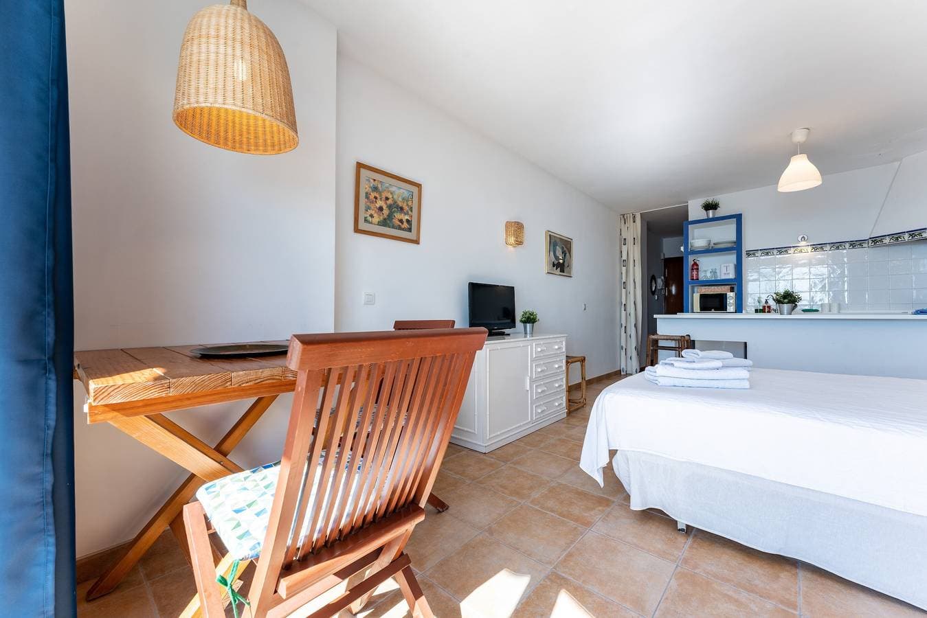 Foto 7 von 21: Einzimmerapartment 'Ventana al Mar' mit Terrasse zum Meer hin und Klimaanlage