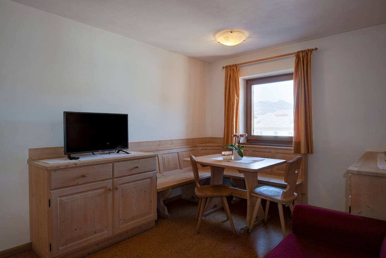 Foto 5 von 22: Schöne Ferienwohnung 7 "Zur Sonne" mit Bergblick & Garten