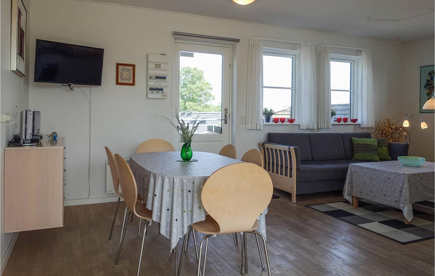 Foto 3 von 19: Ferienwohnung für 4 Personen mit Terrasse