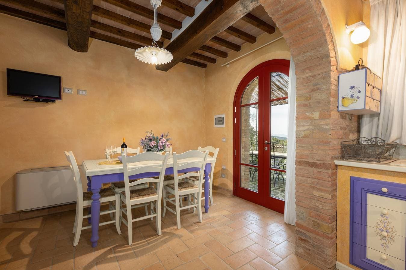 Foto 11 von 41: Ferienhaus 'Borgo Mommialla Casa Dell'artista' mit Gemeinschaftspool, WLAN und Klimaanlage