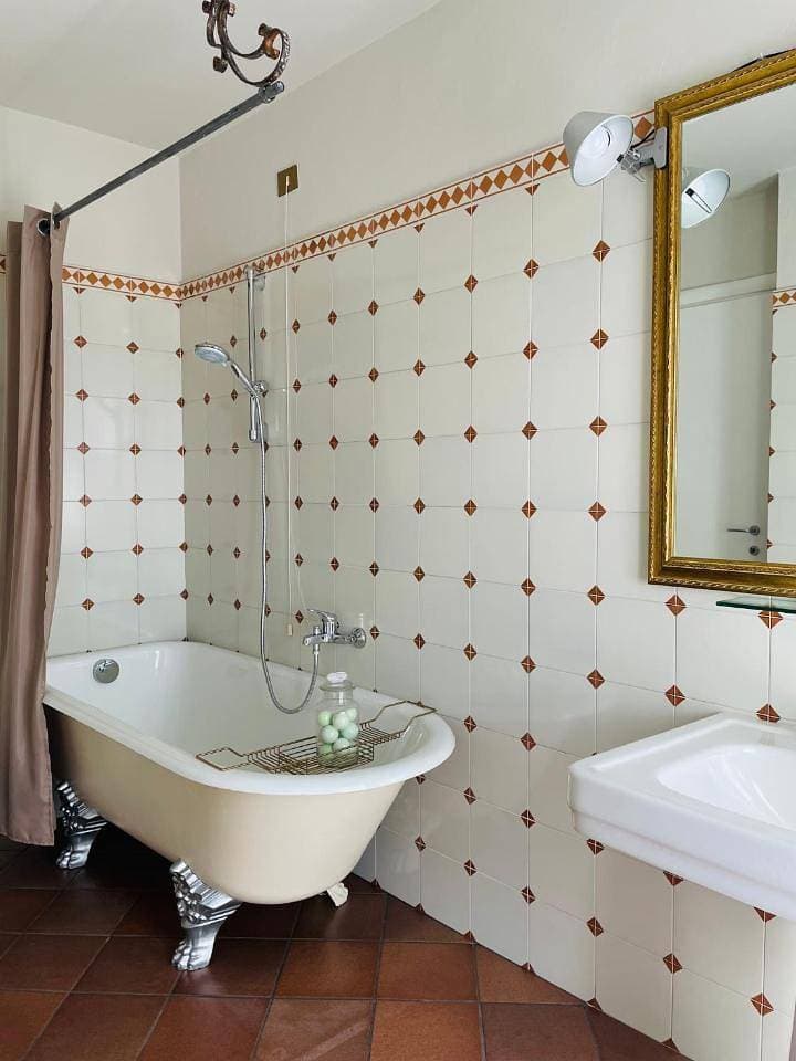 Foto 6 von 10: Double Room with Private Bathroom