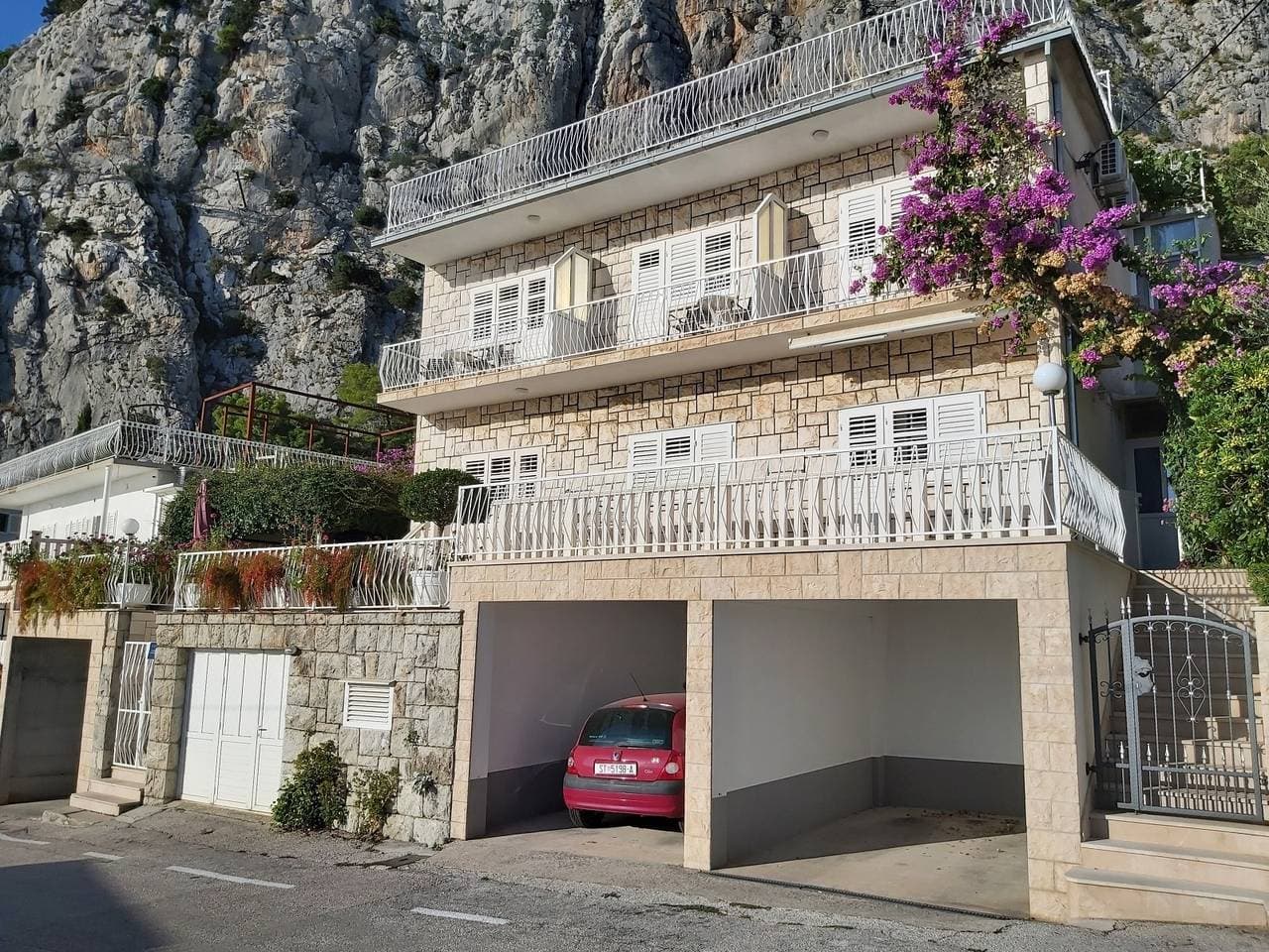 Foto 4 von 28: Ferienwohnung in Omiš mit Meerblick, Balkon, Klimaanlage, W-Lan (161-4)