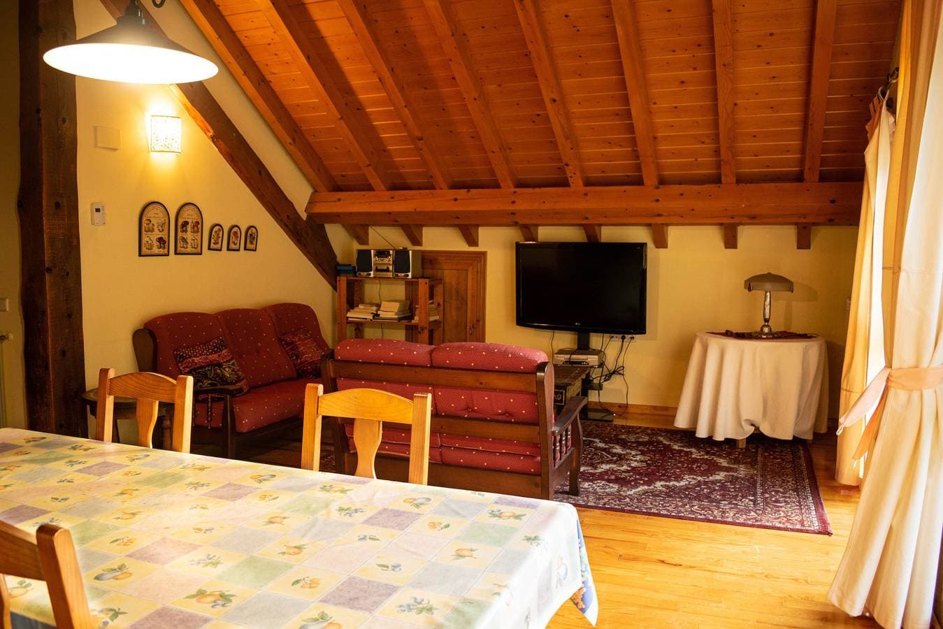 Foto 4 von 19: Ferienwohnung 'Kabila Enea 2' mit Bergblick, privatem Garten und Wi-Fi
